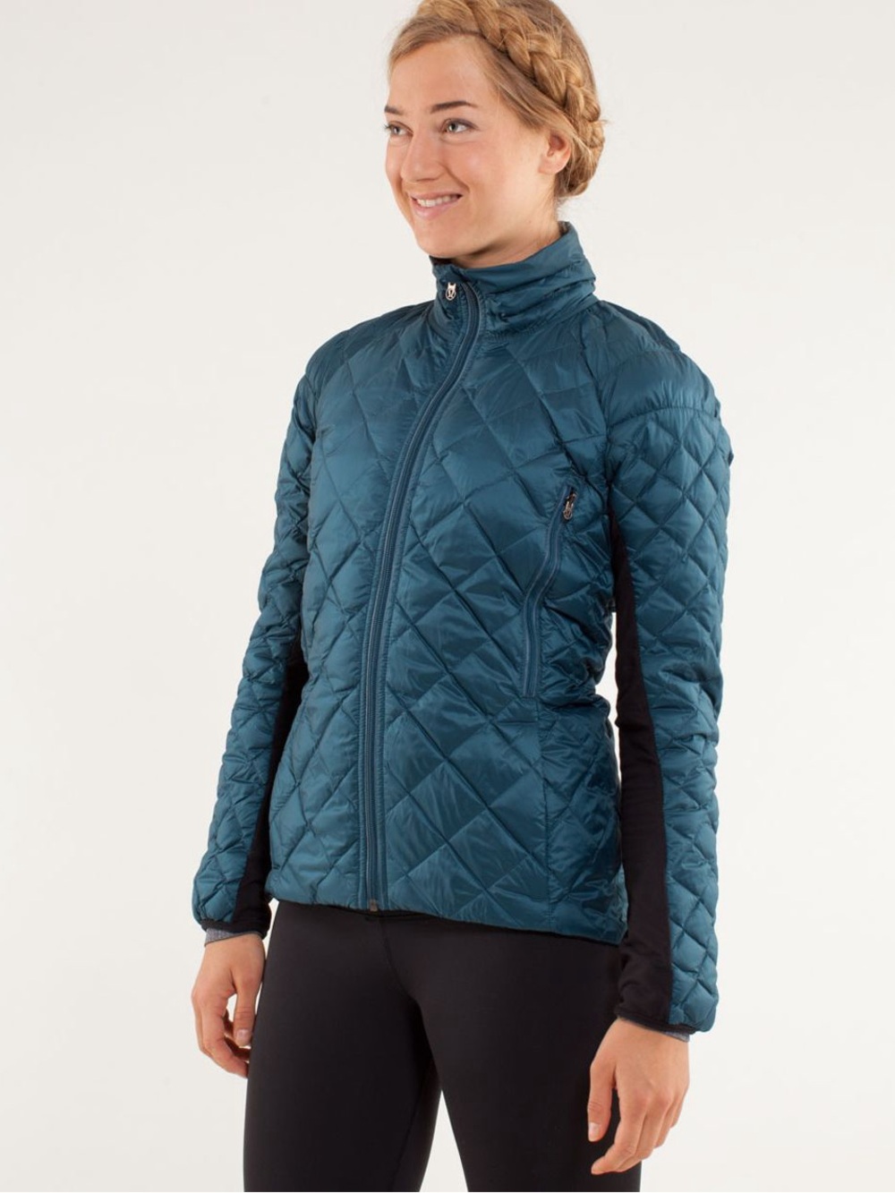 lululemon Run: Turn Around Jacket
Alberta Lake / Black